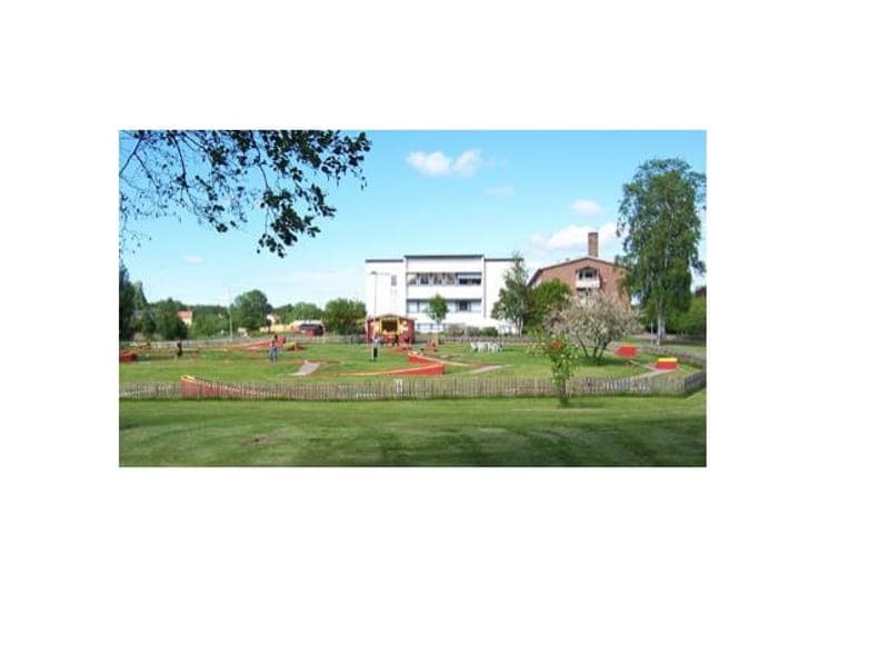 Bangolf/minigolf på Sjösala minigolfbana Vålberg