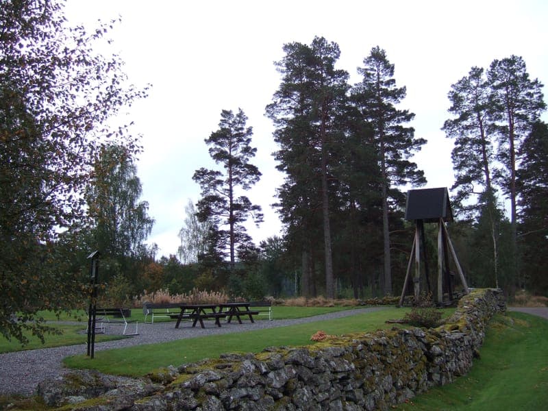 Kyrkobyn i Stommen, Östervallskog