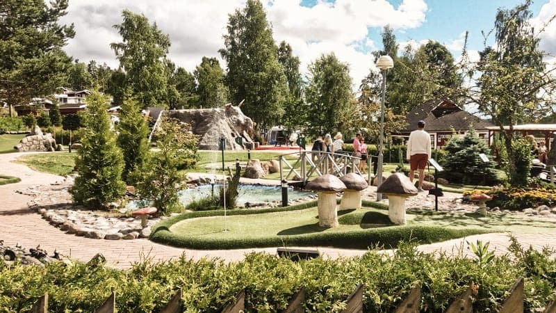 Äventyrsgolf på Sommarvik