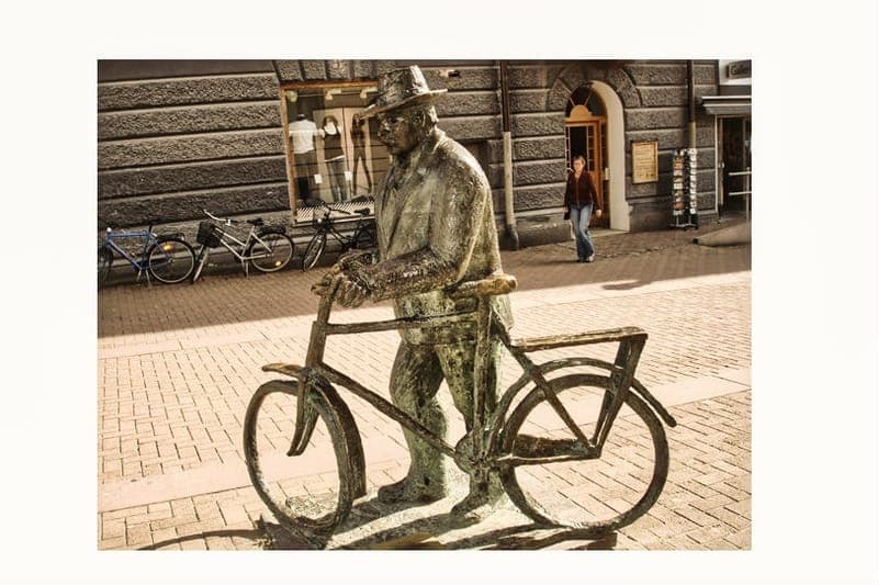 Skulpturen Elis i Tasere