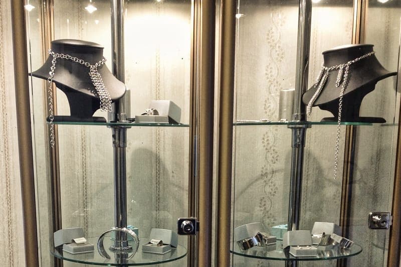 Mona silverkonstnär 