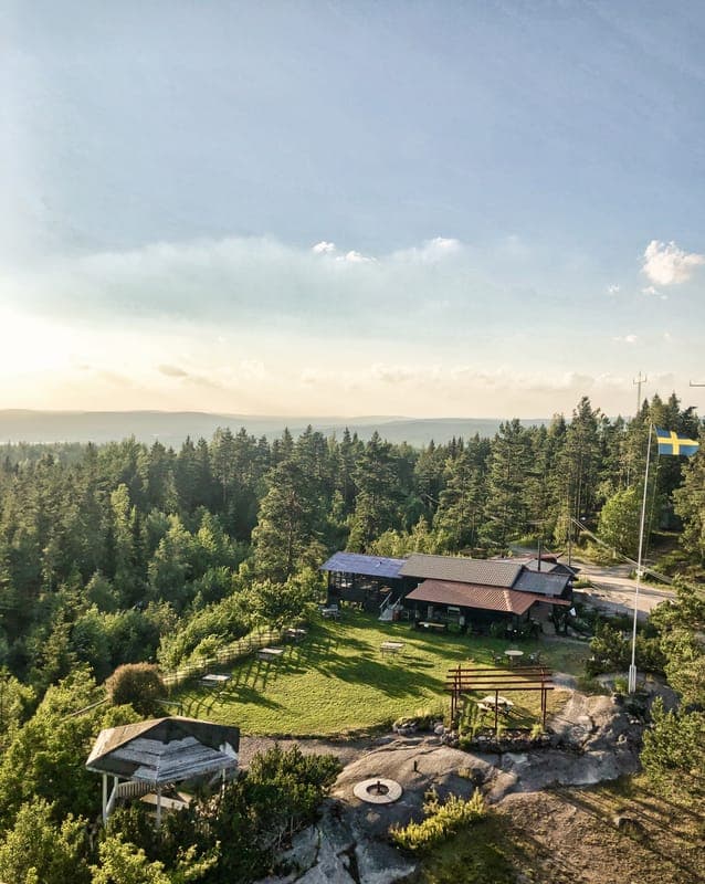 Trashcan Dan på Big Hill Lodge