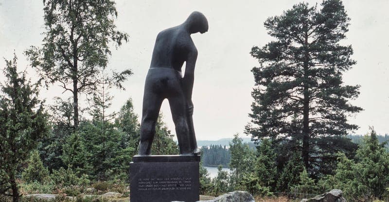 Sjösta minneskulle och Suder-Mattesstatyn