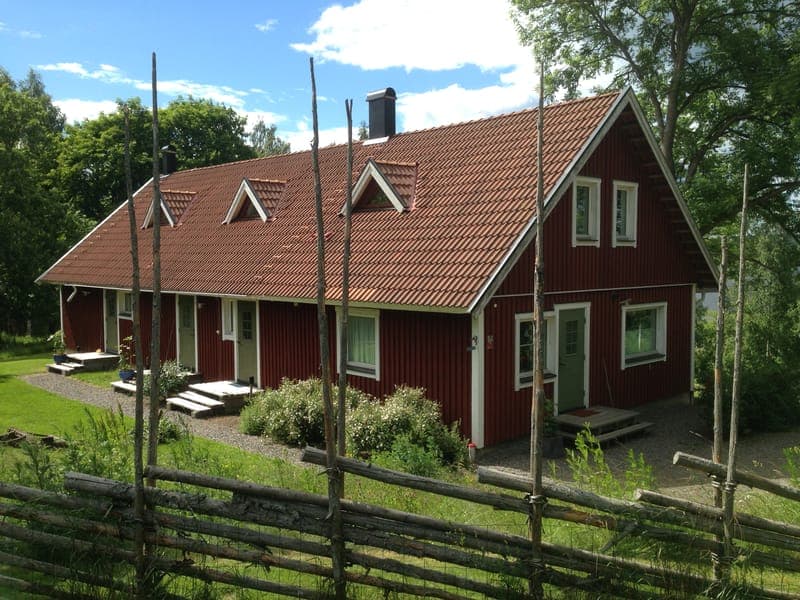 Bo på lantgård i Brännebacken
