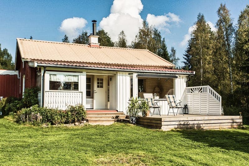 Avskilt boende vid sjö