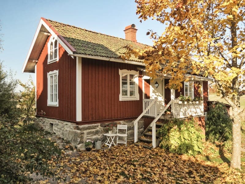 Stuga på gård i Västra Ämtervik
