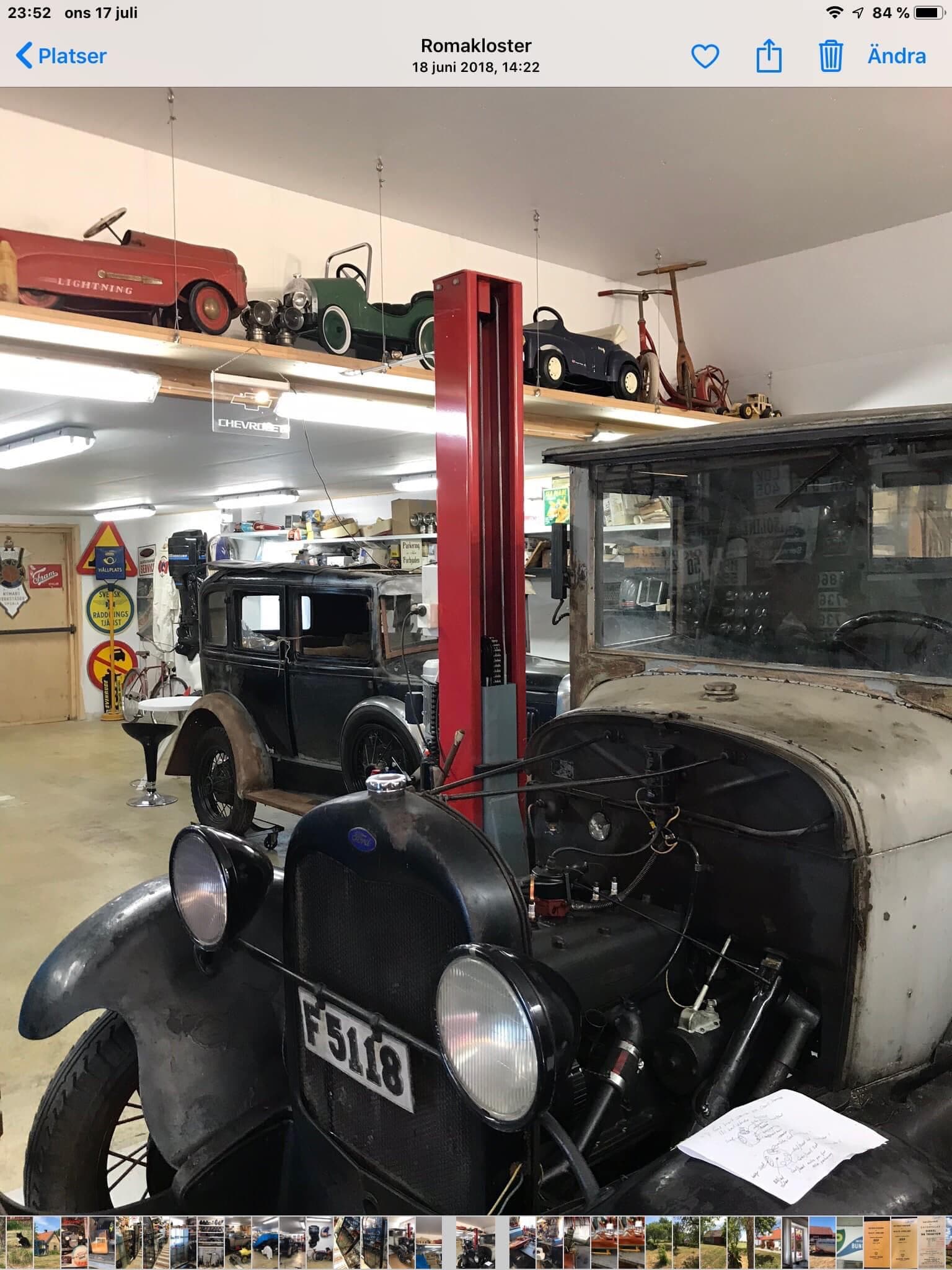 Guidning hos Viklau Gårdsmuseum , Nostalgiutställning mm