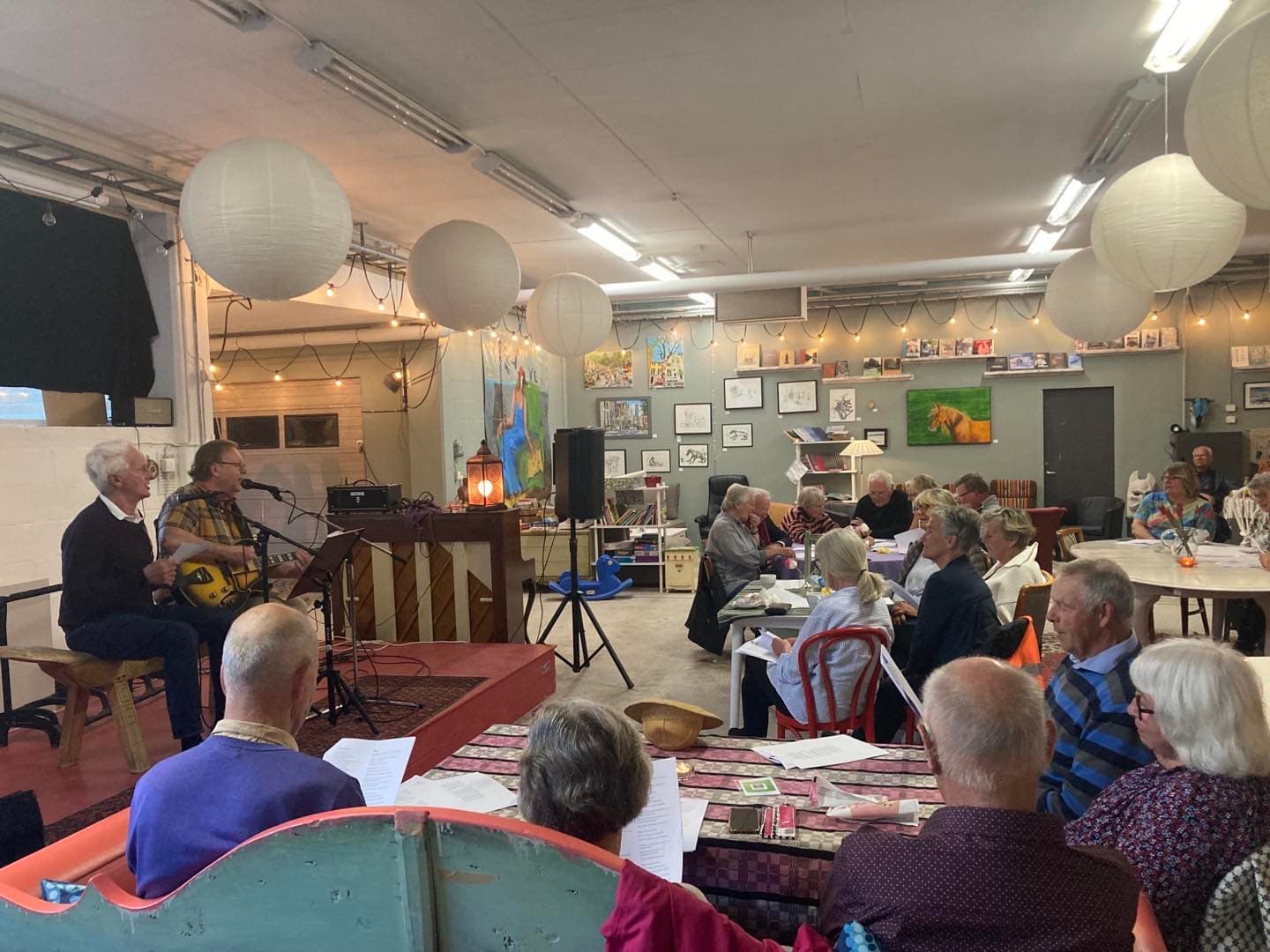 Musikcafé med allsång 17/11, 15/12 kl 15-17